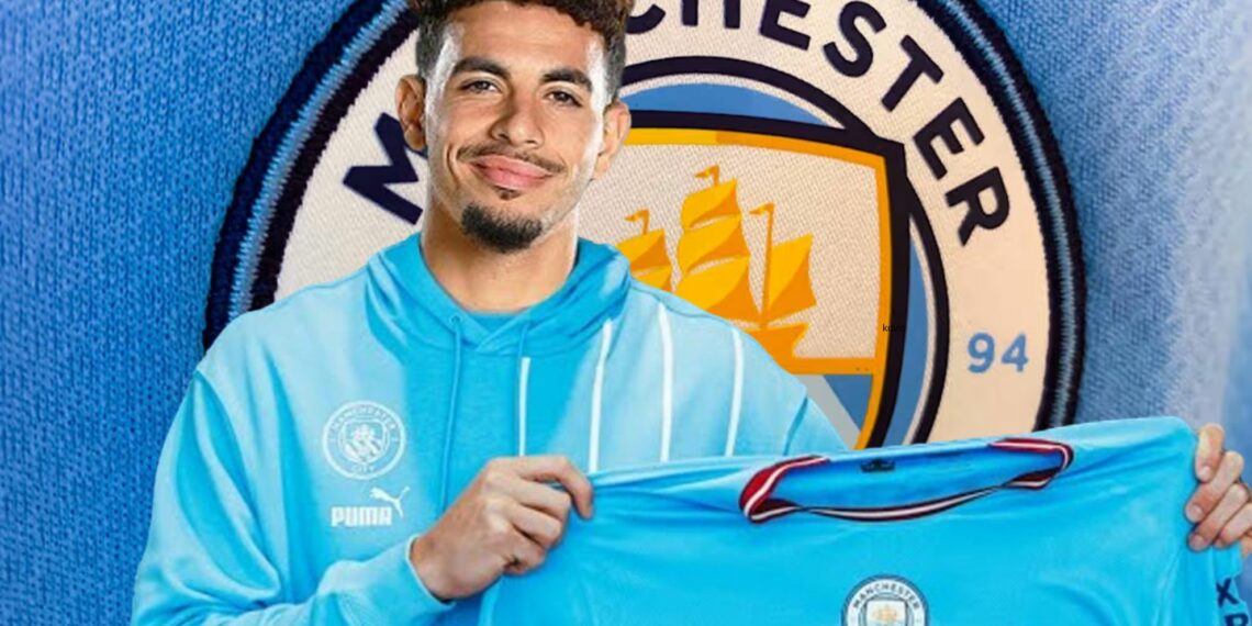 Rayan Ait Nouri sous le maillot du Manchester City