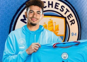 Rayan Ait Nouri sous le maillot du Manchester City